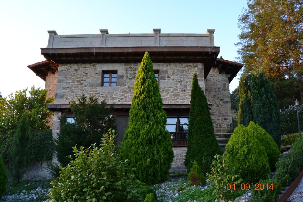 Palacio De Trasvilla Escobedo Bagian luar foto