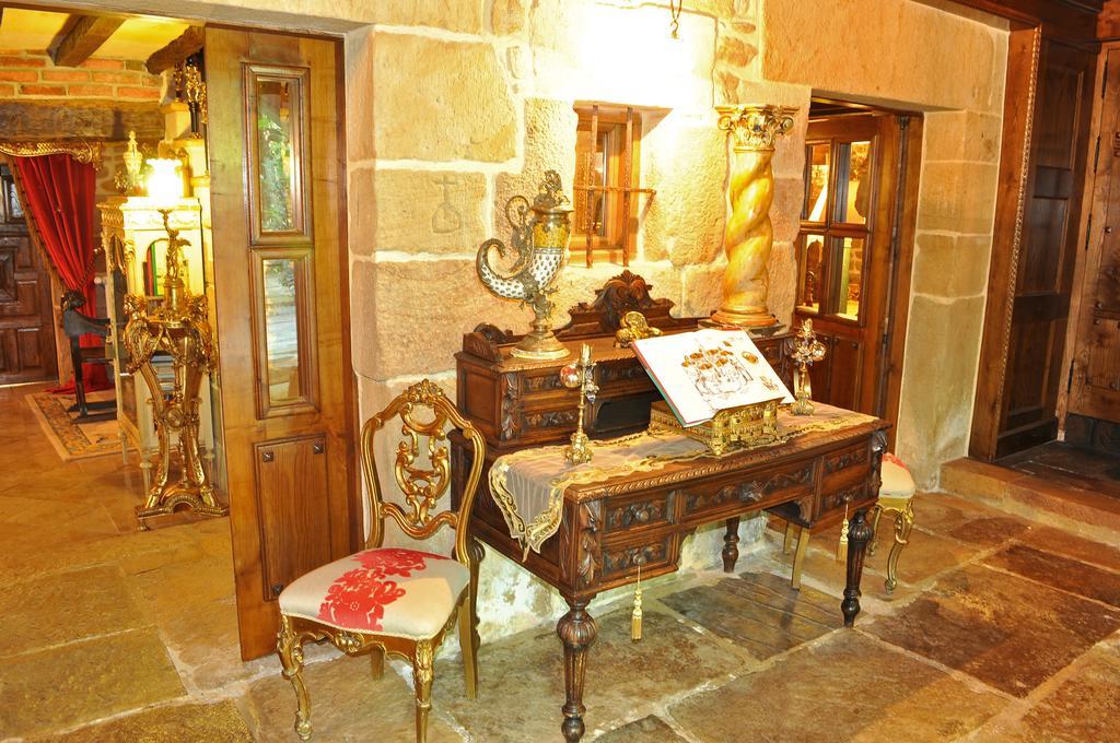 Palacio De Trasvilla Escobedo Bagian luar foto