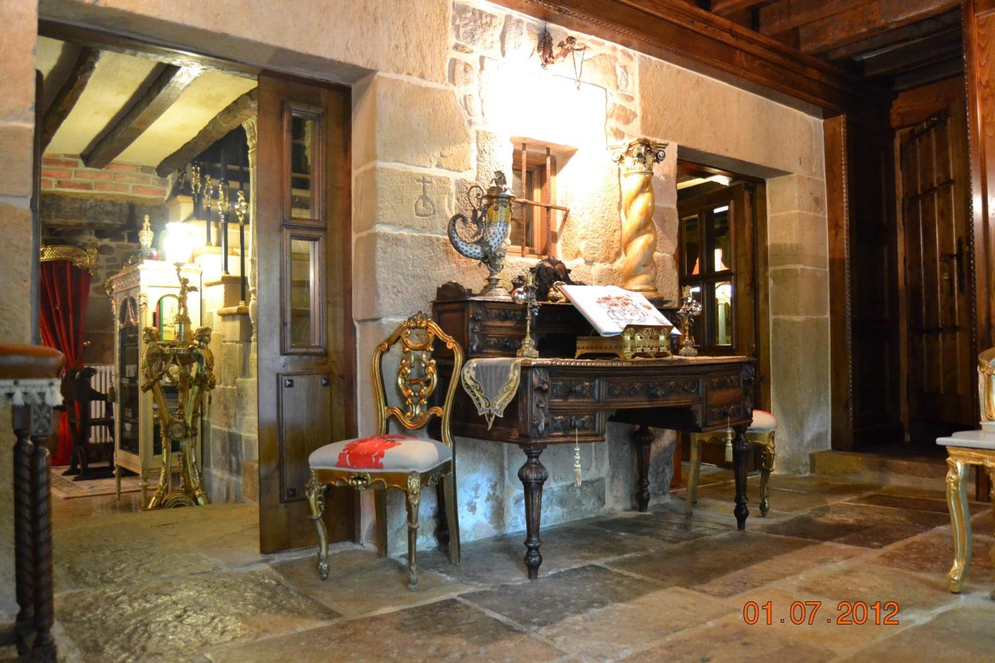 Palacio De Trasvilla Escobedo Bagian luar foto
